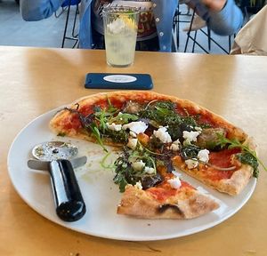 delicious vegan pizza with vegan feta at Havana in Warsaw