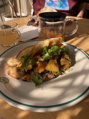 Kanapka z frykadelka   at Havana in Warsaw