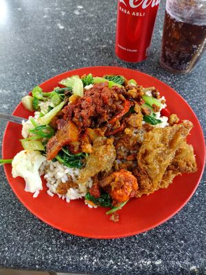 I don't know what any of this was, but it tasted good at Le Tian Vegetarian Stall in Kuala Lumpur