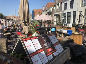 Outside seating at Schippperscafé ‘t Ankertje in Enkhuizen