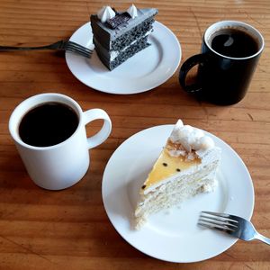 Cakes and coffee #Veganuary at Plant Cafe & Kitchen - Itaewon in Seoul