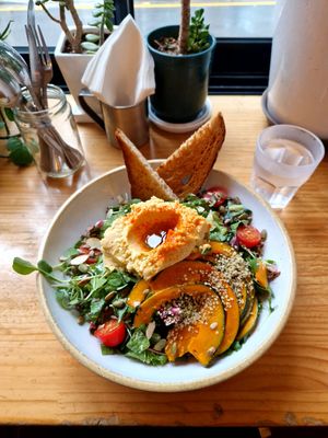 Hummus sallad😋 at Plant Cafe & Kitchen - Itaewon in Seoul