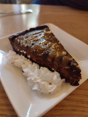 Snickers tarte at Plant Cafe & Kitchen - Itaewon in Seoul