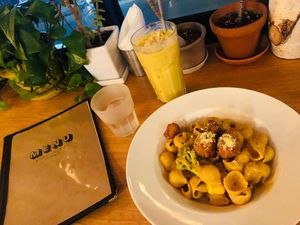 Mac N Cheese with Mango 🥭 Smoothie 💚  at Plant Cafe & Kitchen - Itaewon in Seoul