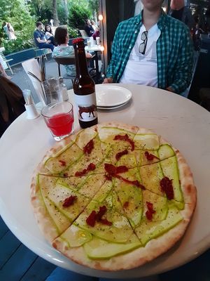 Фокачча с кабачками и вяленами томатами at 8oz in Moscow