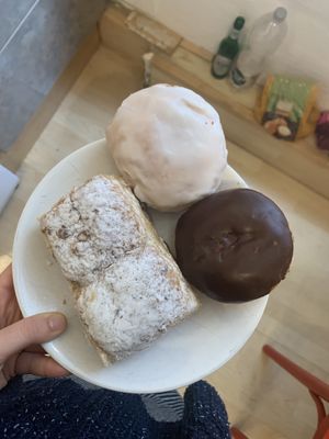 Buchtelduo und Spezial-Krapfen at Bäcker Göing - Bödekerstr 85 in Hannover