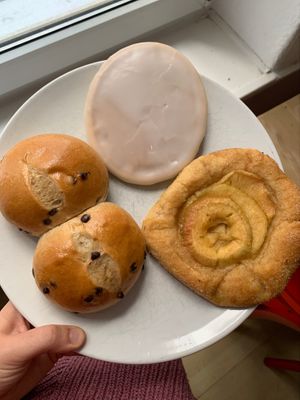 Schokoduo, Amerikaner und Apfel-Pudding-Plunder at Bäcker Göing - Bödekerstr 85 in Hannover