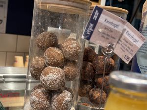 energy balls  at Haferkater - Hbf Frankfurt am Main in Frankfurt