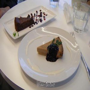 Cakes at Hanada Rosso in Tokyo