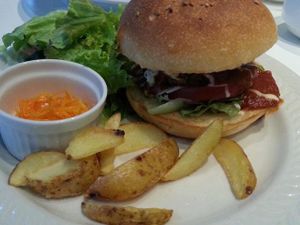 burger at Hanada Rosso in Tokyo
