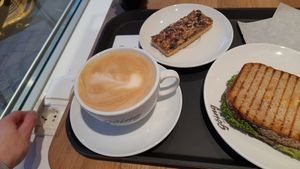 Power-outlets at Bäcker Göing - Falkenstr - Der Vegane Bär  in Hannover