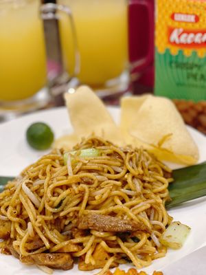 Eggless Fishcake Mee goreng $10.90 at Warung Ijo in Central Singapore