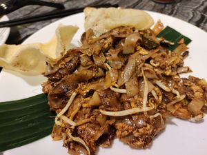 Kwetiau goreng at Warung Ijo in Central Singapore