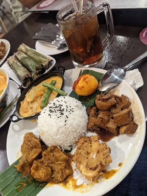 Nasi Padang $12.90 😋👍 with Iced Mint Tea $4.90 at Warung Ijo in Central Singapore