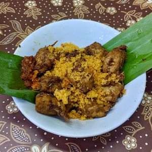 Kalasan Fried Chicken at Warung Ijo in Central Singapore