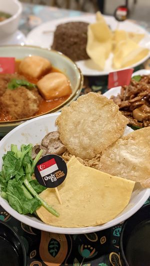 Indo Meepok Goreng at Warung Ijo in Central Singapore