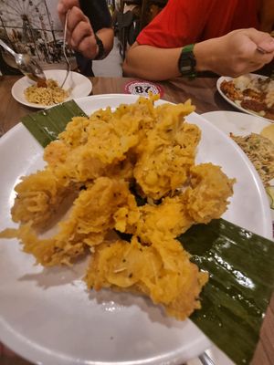 VFC with sweet chilli sauce at Warung Ijo in Central Singapore