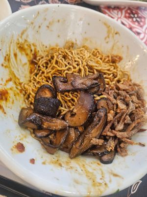 Mushroom Kolo Noodle.~ 5/12/23 at Warung Ijo in Central Singapore