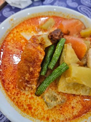 Lontong Sayur ~ 6/1/24 at Warung Ijo in Central Singapore