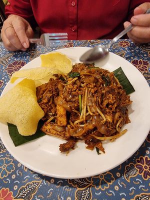 Fried kuey teow with mild spicy level at Warung Ijo in Central Singapore