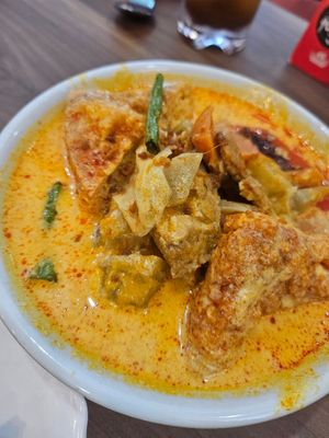 Lontong ~ 5/3/24 at Warung Ijo in Central Singapore