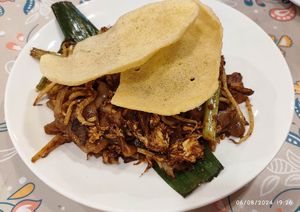 Kwetiao Goreng at Warung Ijo in Central Singapore
