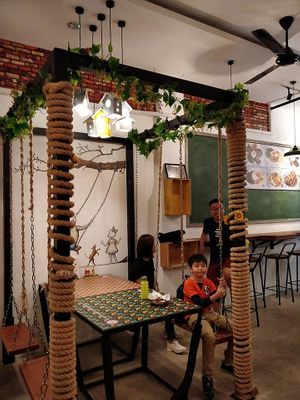 restaurant interior - I wanna sit on the swing at Warung Ijo in Central Singapore