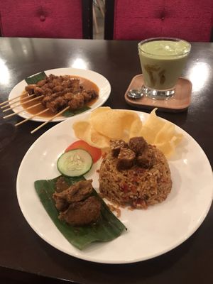 Fried rice rendang, satay and avocado milk at Warung Ijo in Central Singapore