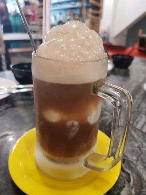 Rootbeer Float at Warung Ijo in Central Singapore