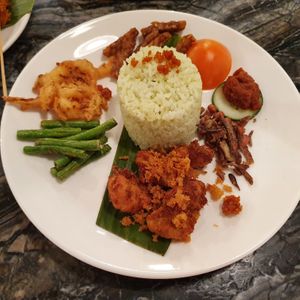 Nasi Lemak fried chicken (no egg vegan) at Warung Ijo in Central Singapore