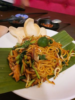 Mee Goreng at Warung Ijo in Central Singapore