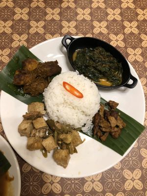 Nasi padang at Warung Ijo in Central Singapore