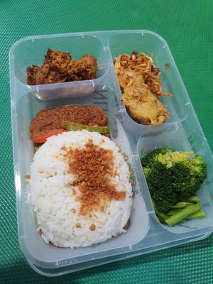 Nasi Lemak Fried Chicken ~ Circuit Breaker Period at Warung Ijo in Central Singapore