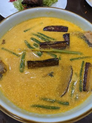 Most amazing fish curry at Warung Ijo in Central Singapore