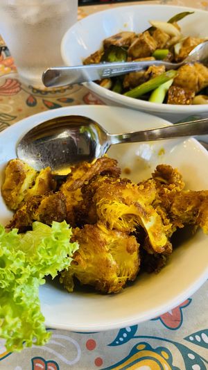 Ayam penyat at Warung Ijo in Central Singapore