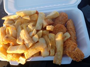 Vegan chicken and chips, £9.50. Decent! ✔️ at Minchella's in Sunderland