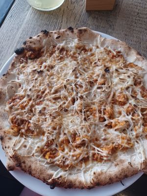 Vegan bolognese pizza at Fitagain in Krakow