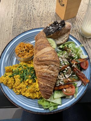 Vegan power breakfast   at Fitagain in Krakow