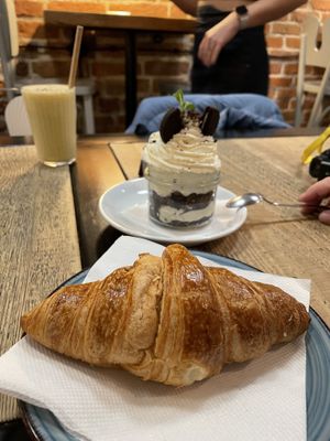 Vegetarian: croissant and Oreo dessert   at Fitagain in Krakow