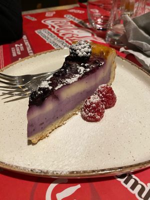 Cheesecake ai mirtilli  at Hero in Predazzo