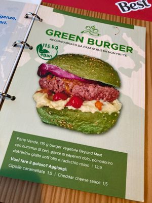 Green burger at Hero in Predazzo