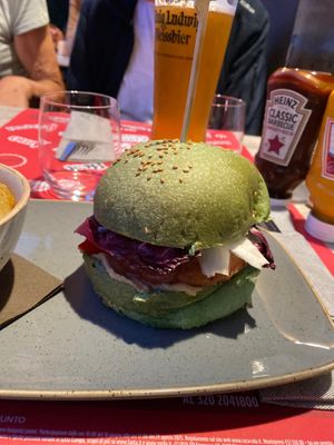 Green burger at Hero in Predazzo