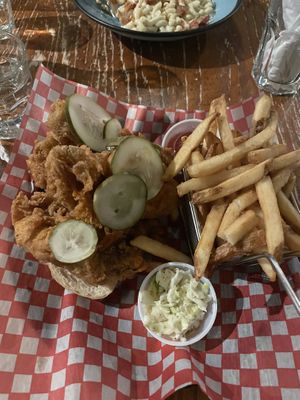 The vegan fried chicken was amazing (but honestly the star of the show was the vegan coleslaw 🤤) it could do with some sauce though, like maple syrup or gravy.  at Rusty's at Blue in The Blue Mountains