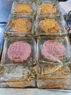 Assorted mooncake available ~ at SHU Vegetarian 蔬方斋 - Toa Payoh in Central Singapore