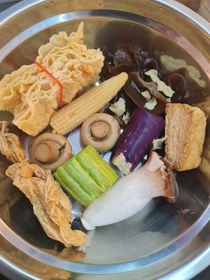 Simple simple favourite ~ 1/11/21 at SHU Vegetarian 蔬方斋 - Toa Payoh in Central Singapore