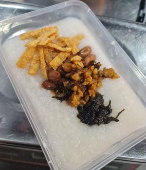 New item ~ $4 Peanut Porridge ~ 8/7/22 at SHU Vegetarian 蔬方斋 - Toa Payoh in Central Singapore