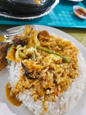 Curry veg rice 😍 ~ 19/9/23 at SHU Vegetarian 蔬方斋 - Toa Payoh in Central Singapore