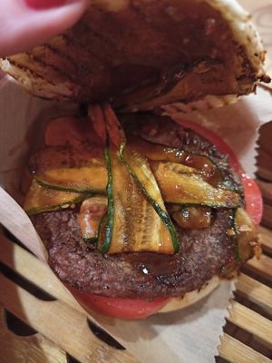 Betond from the middle at Kitaika in Kyiv