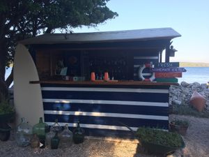 second bar at Ridimutak Beach in Nerezine