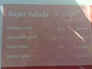 the vegan salad at Ridimutak Beach in Nerezine